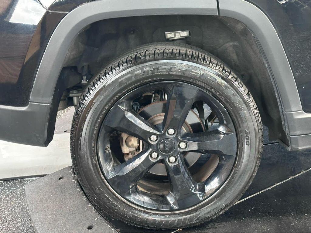 used 2023 Jeep Grand Cherokee car, priced at $35,100