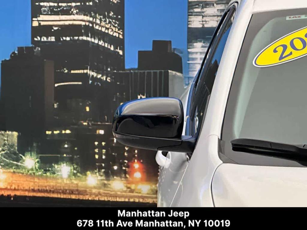 used 2022 Jeep Cherokee car, priced at $27,900