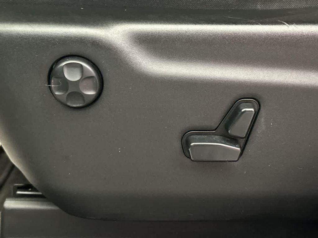used 2015 Jeep Grand Cherokee car, priced at $13,500