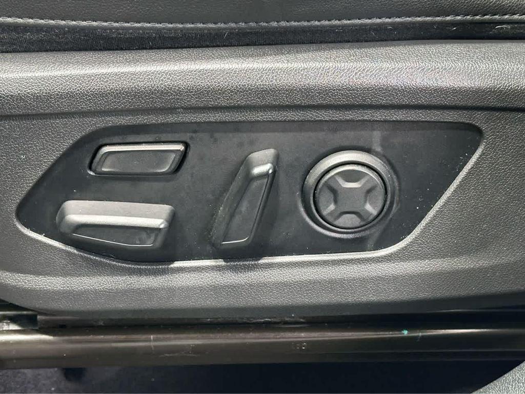 used 2023 Kia Sorento car, priced at $31,800