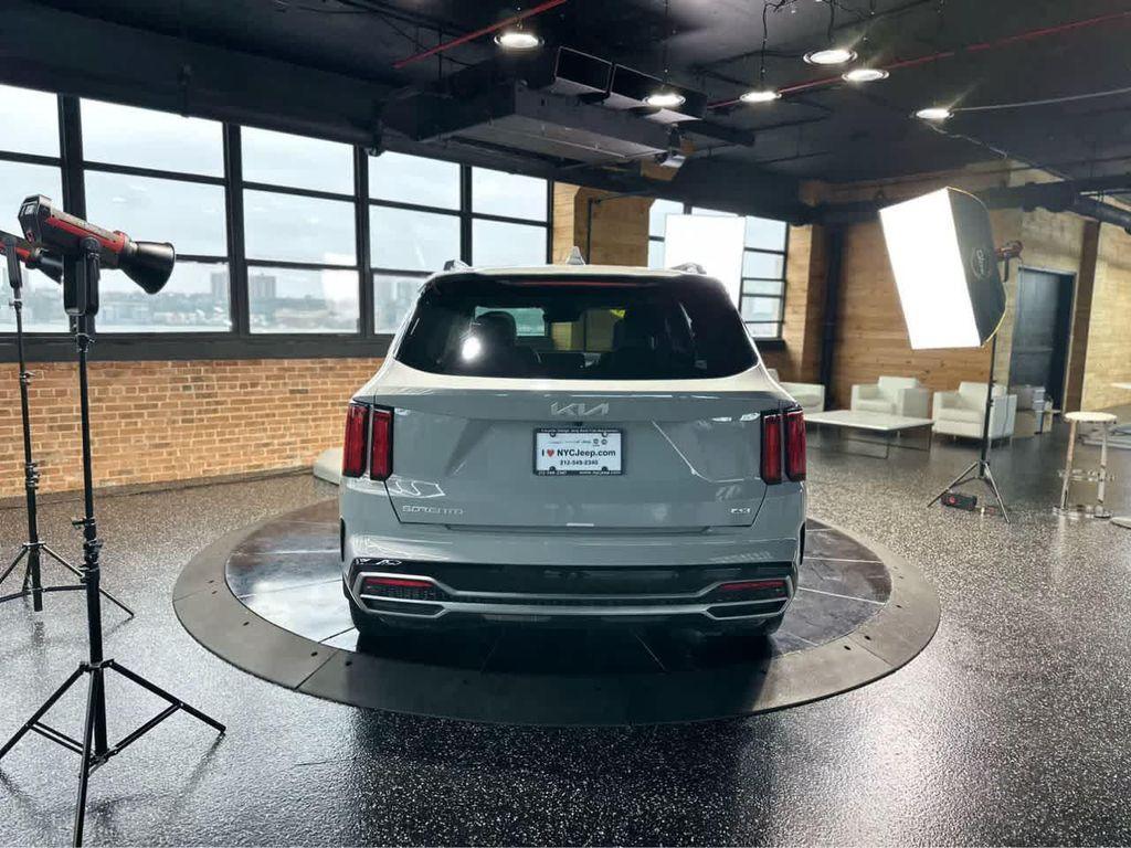 used 2023 Kia Sorento car, priced at $31,800