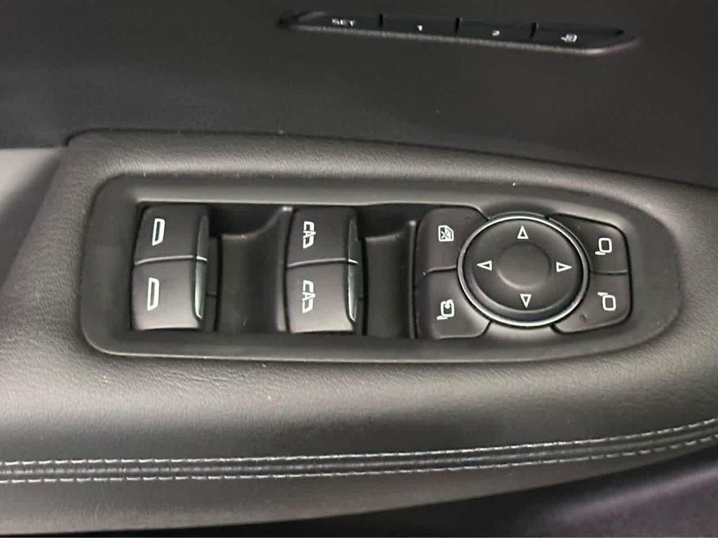 used 2022 Cadillac XT6 car, priced at $34,600
