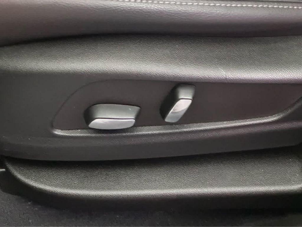 used 2022 Cadillac XT6 car, priced at $34,600
