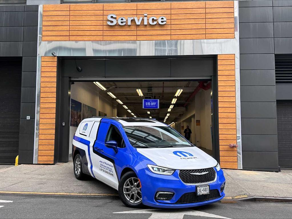 new 2025 Jeep Grand Cherokee car, priced at $52,815