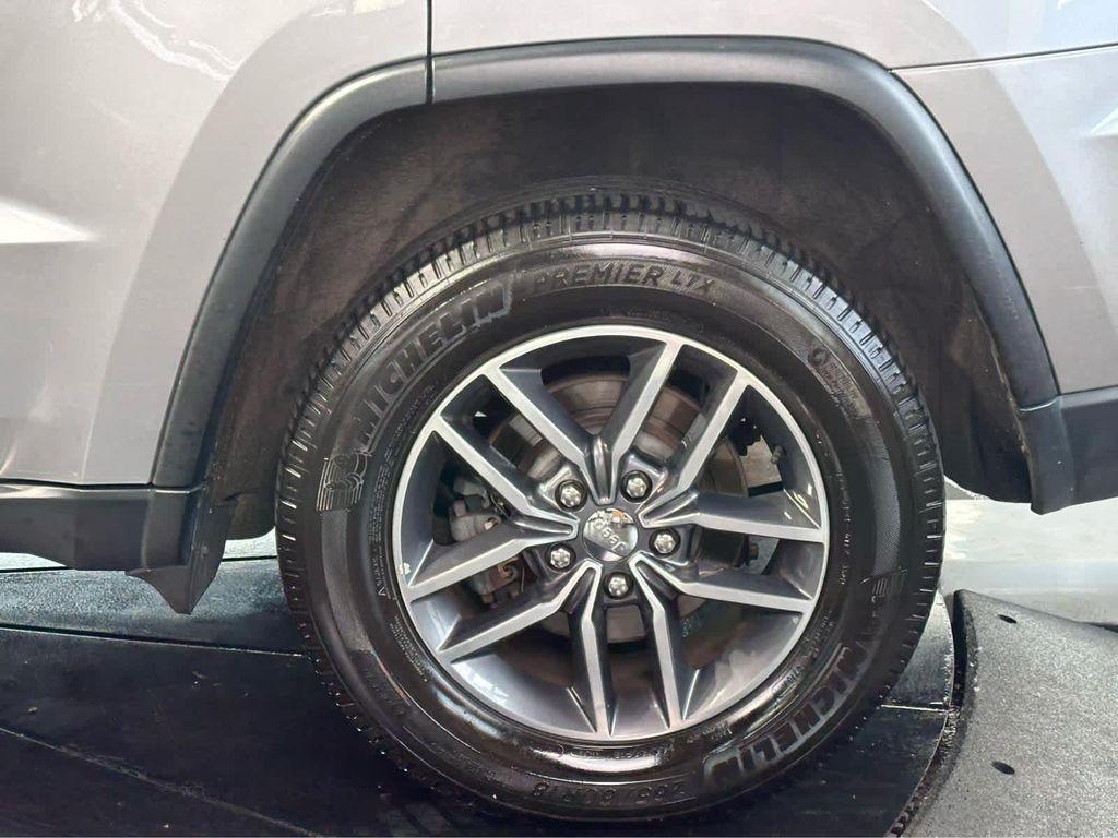 used 2017 Jeep Grand Cherokee car, priced at $14,900