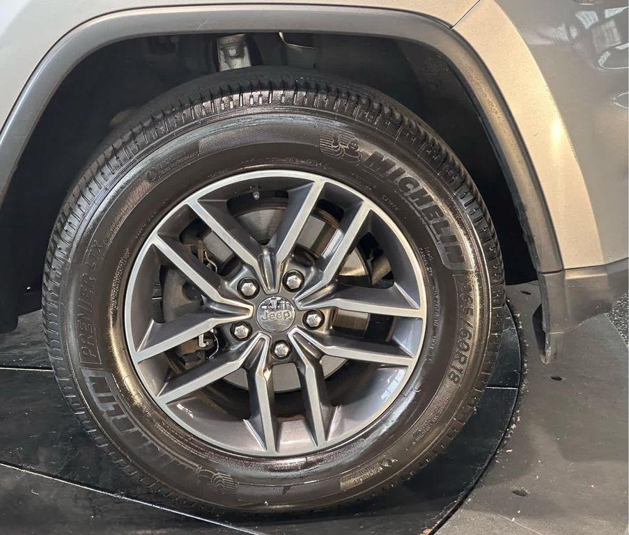 used 2017 Jeep Grand Cherokee car, priced at $14,900