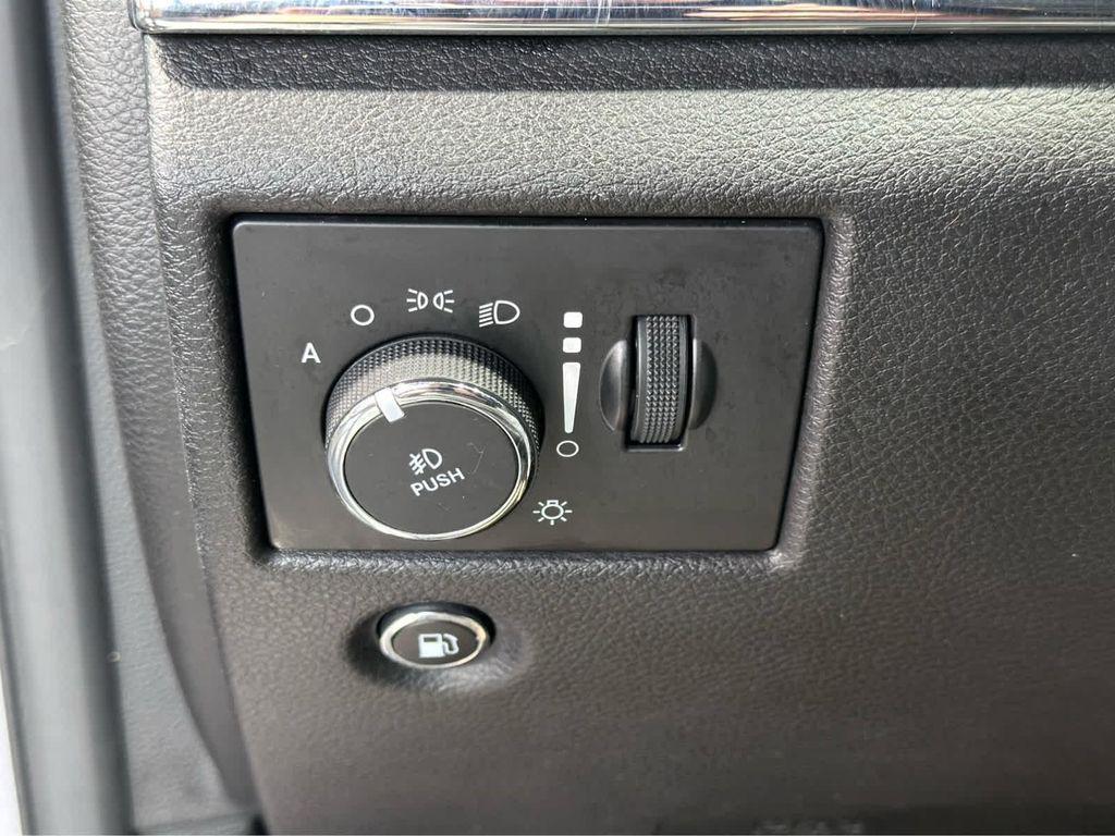 used 2017 Jeep Grand Cherokee car, priced at $14,900