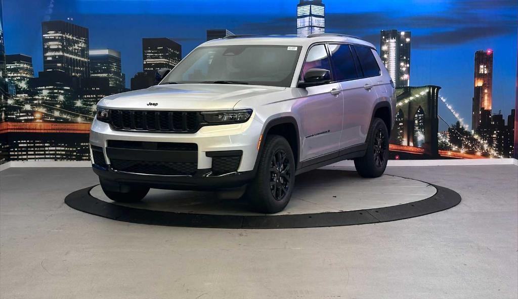 new 2025 Jeep Grand Cherokee car, priced at $44,905