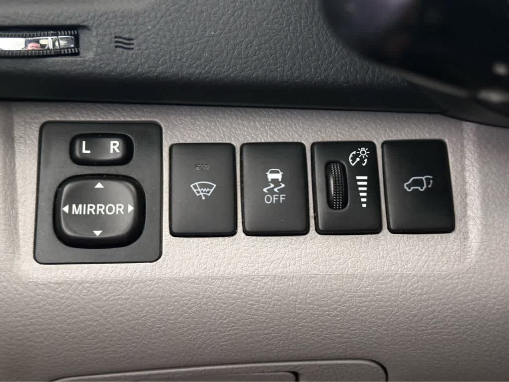 used 2012 Toyota Highlander car, priced at $9,500