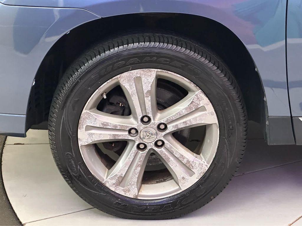 used 2012 Toyota Highlander car, priced at $12,500