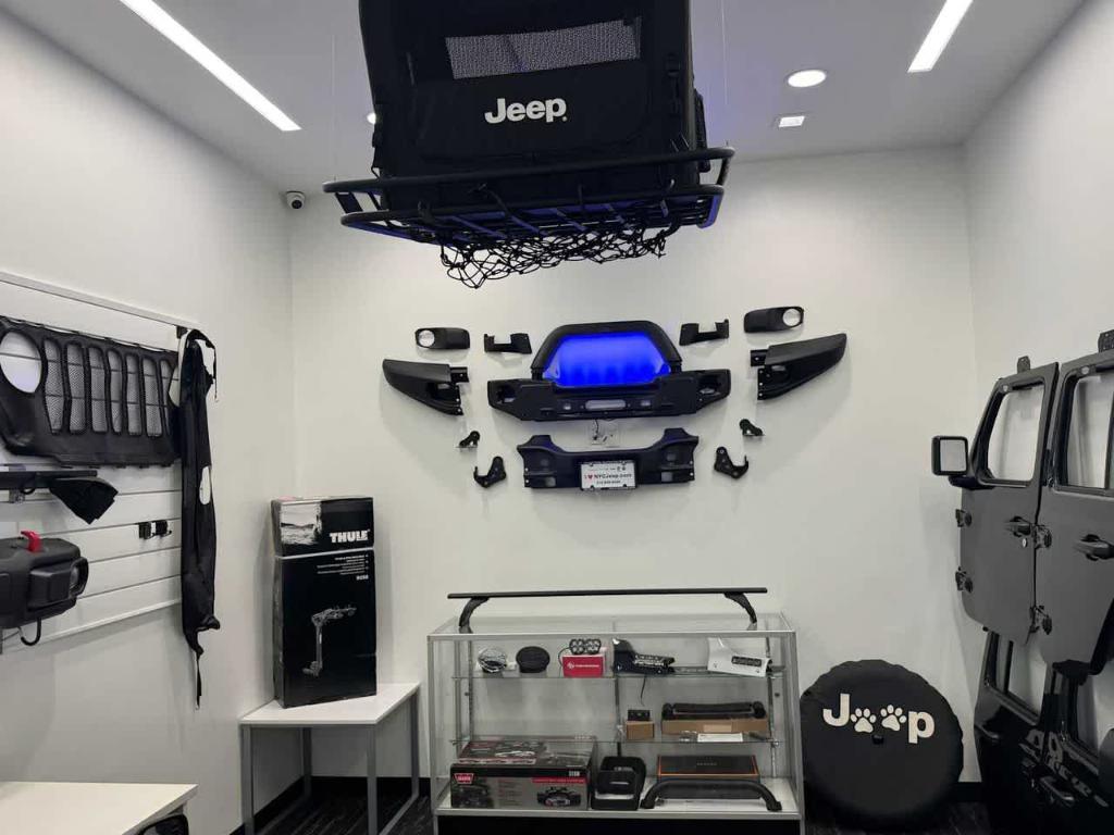 used 2022 Jeep Wrangler Unlimited car, priced at $31,400