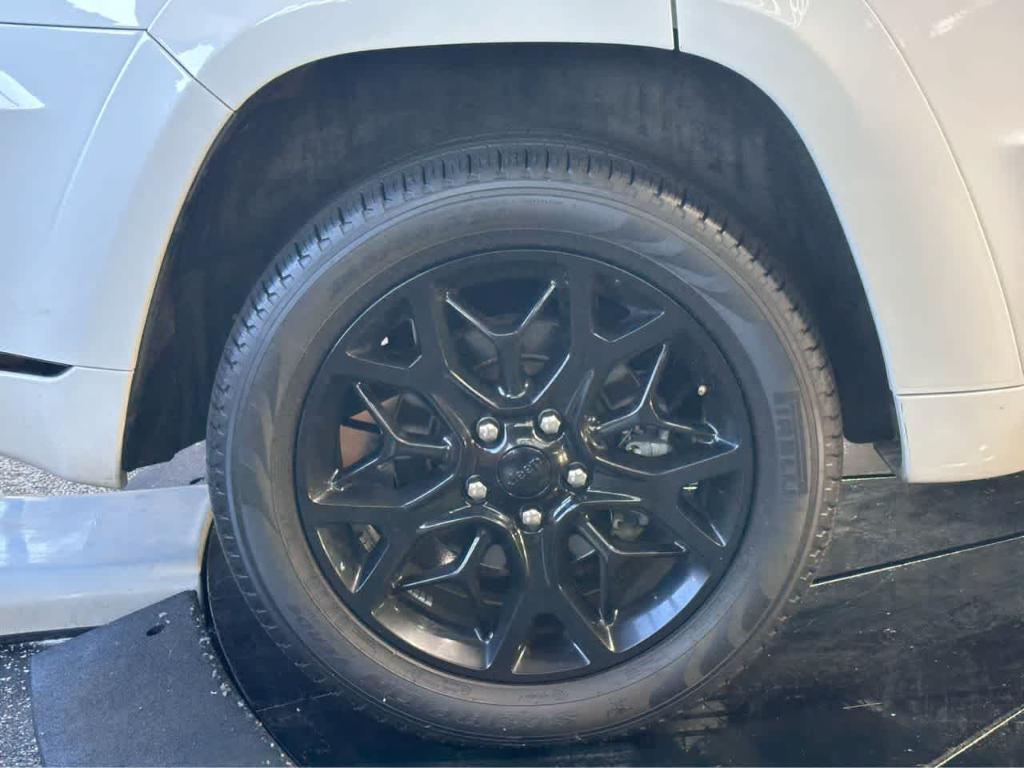 used 2021 Jeep Grand Cherokee car, priced at $29,500