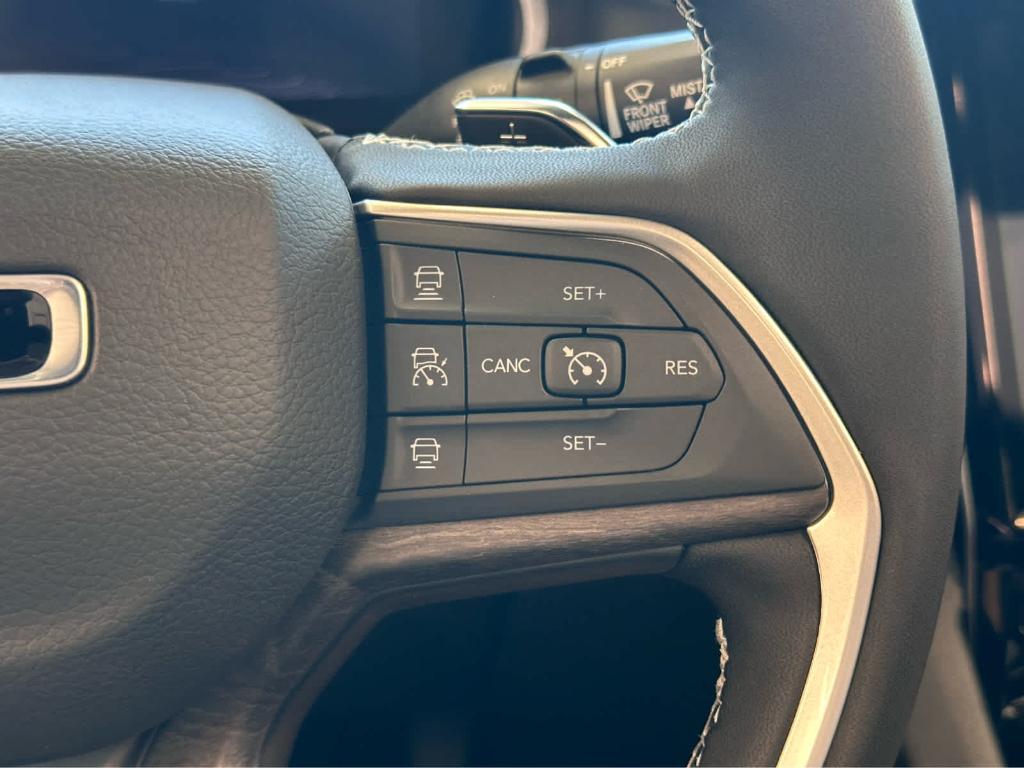 new 2025 Jeep Grand Cherokee car, priced at $48,185