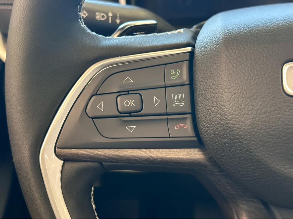 new 2025 Jeep Grand Cherokee car, priced at $48,185