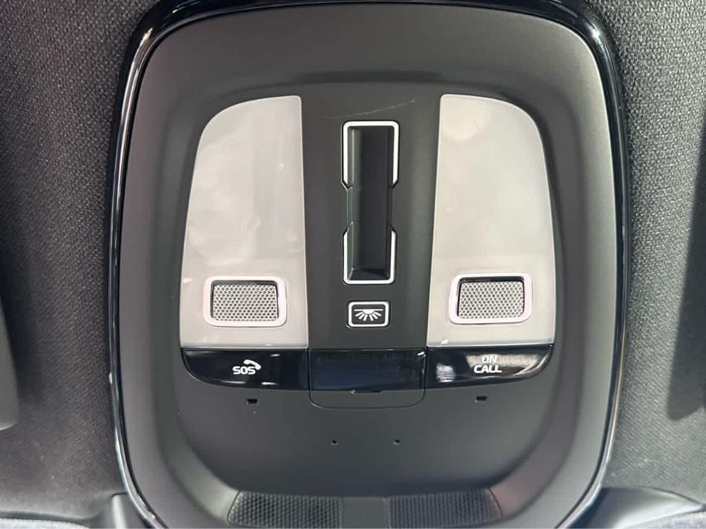 used 2022 Volvo XC40 Recharge Pure Electric car, priced at $26,900