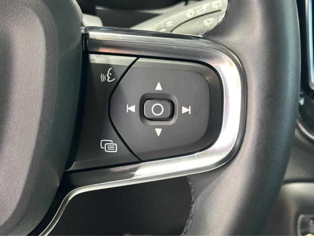 used 2022 Volvo XC40 Recharge Pure Electric car, priced at $26,900