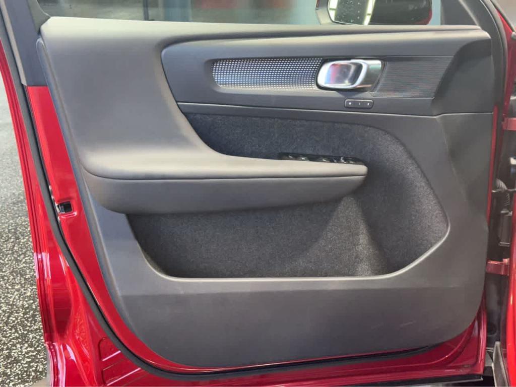 used 2022 Volvo XC40 Recharge Pure Electric car, priced at $26,900