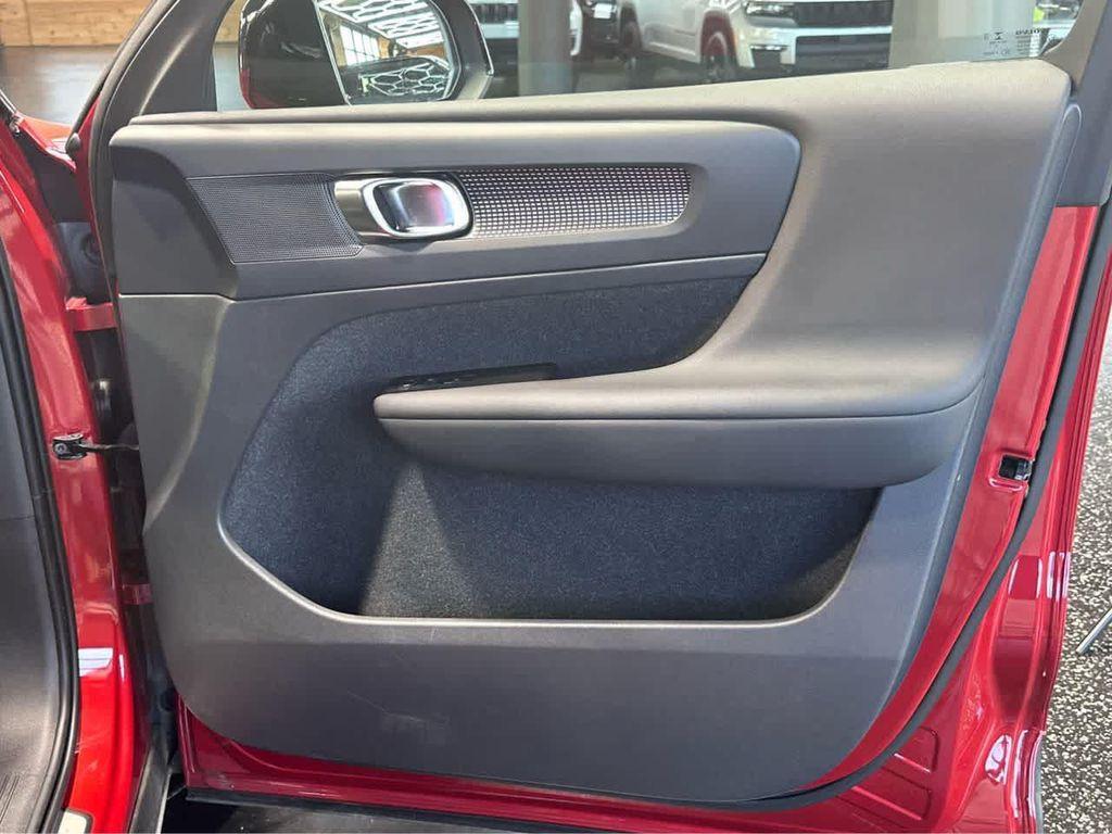 used 2022 Volvo XC40 Recharge Pure Electric car, priced at $25,900