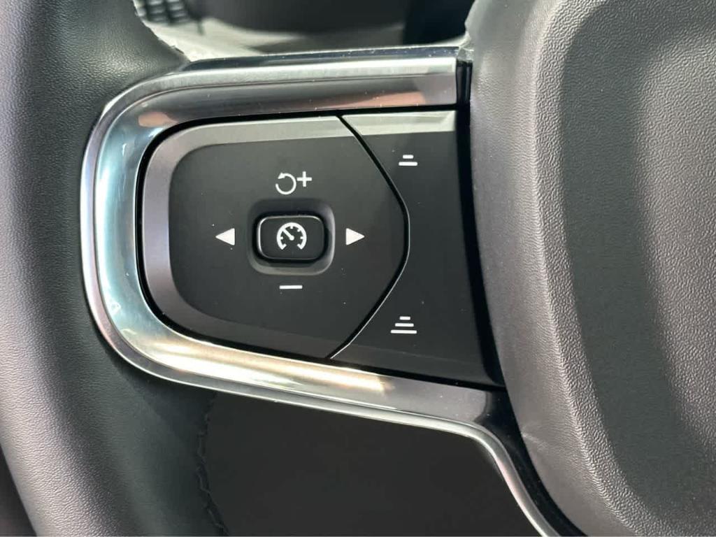 used 2022 Volvo XC40 Recharge Pure Electric car, priced at $26,900