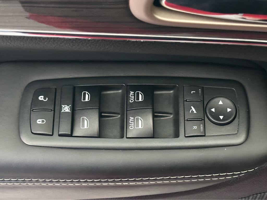 used 2017 Jeep Grand Cherokee car, priced at $18,900
