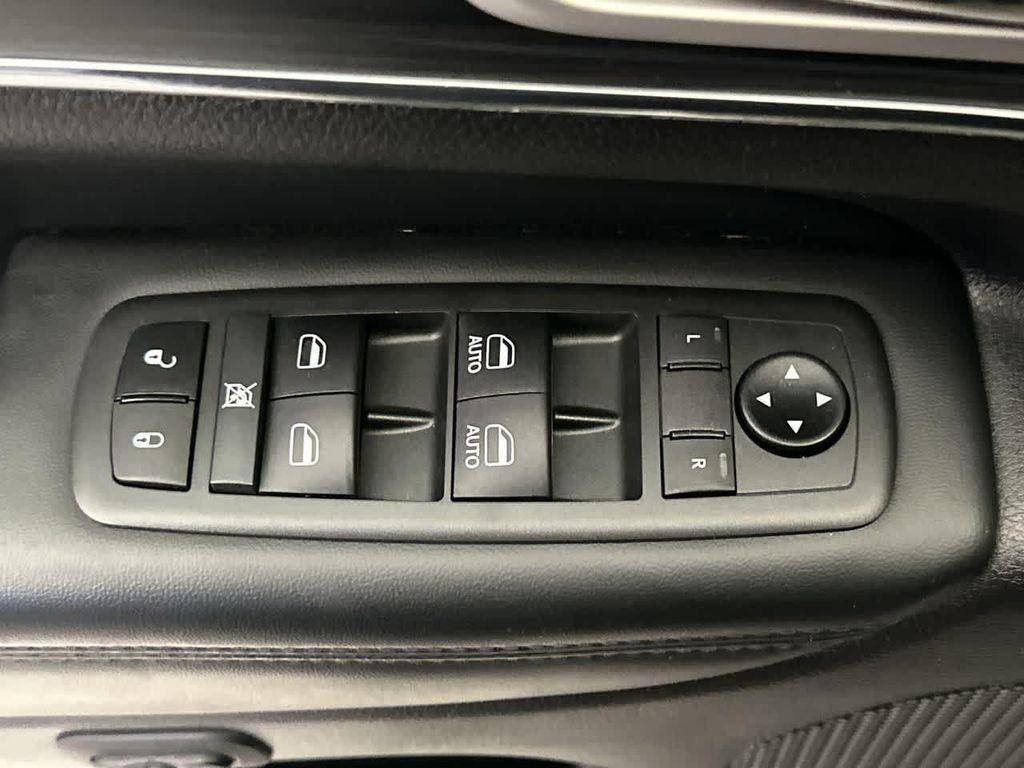 used 2021 Jeep Grand Cherokee car, priced at $29,900