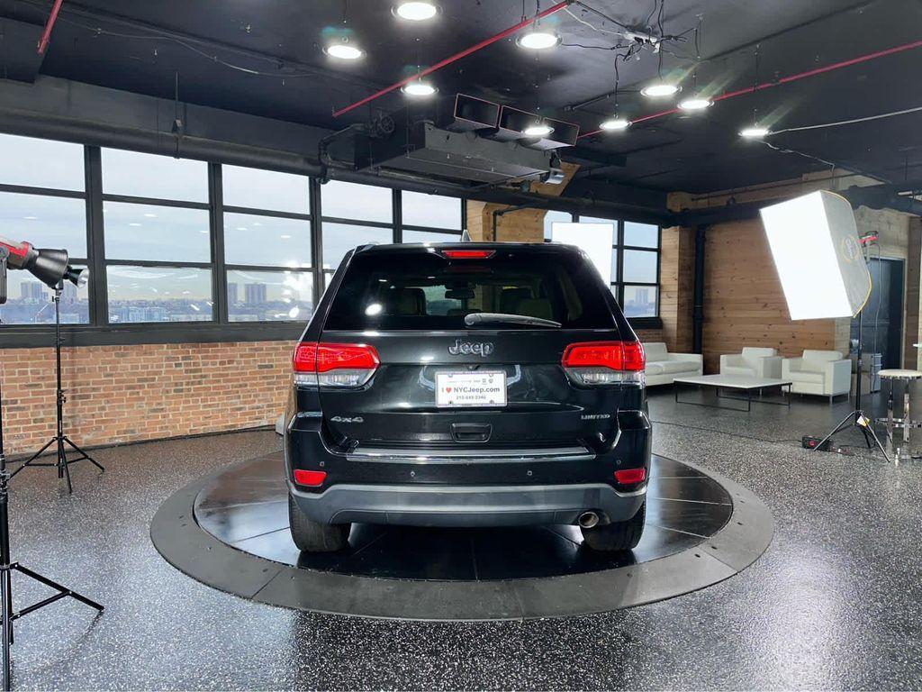 used 2015 Jeep Grand Cherokee car, priced at $13,900