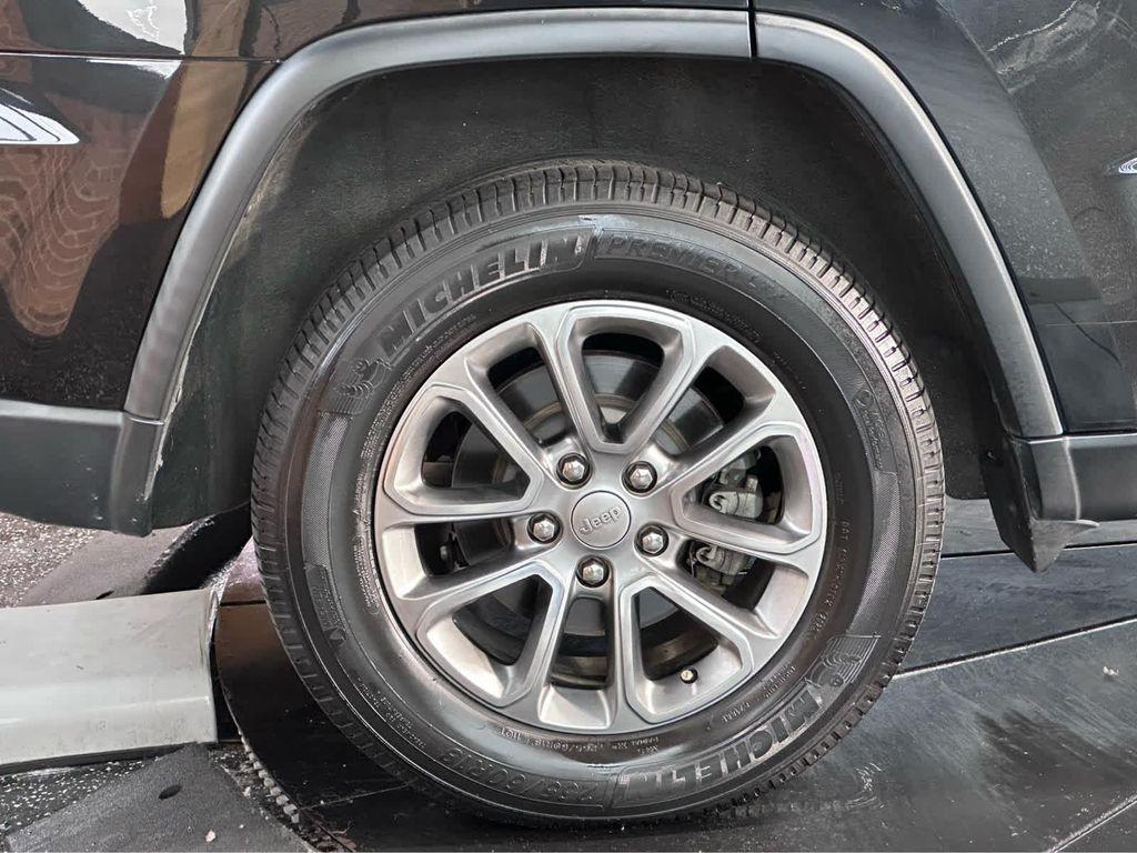 used 2015 Jeep Grand Cherokee car, priced at $13,900