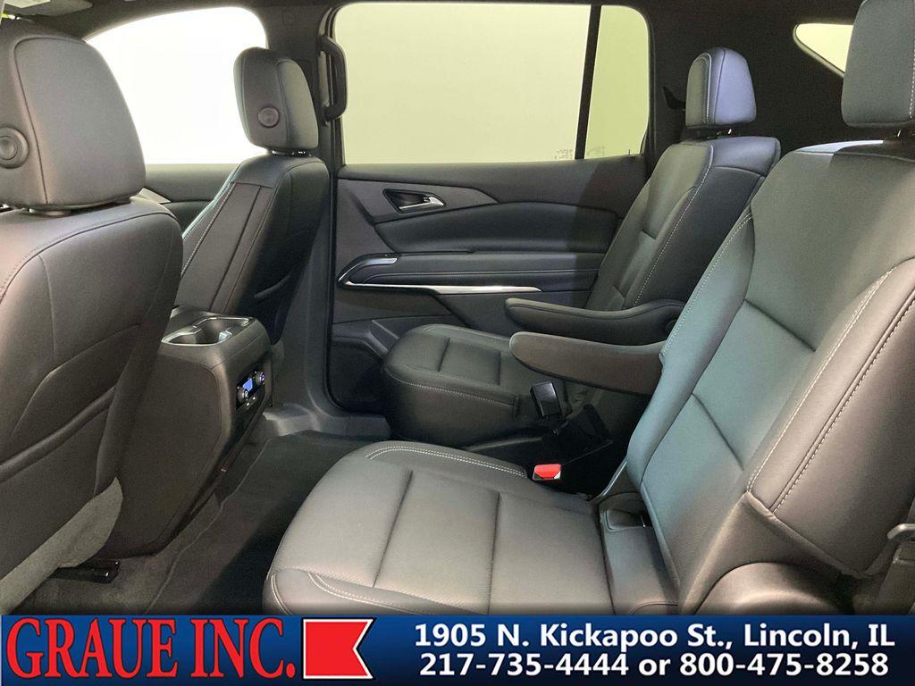 used 2025 Chevrolet Traverse car, priced at $37,897