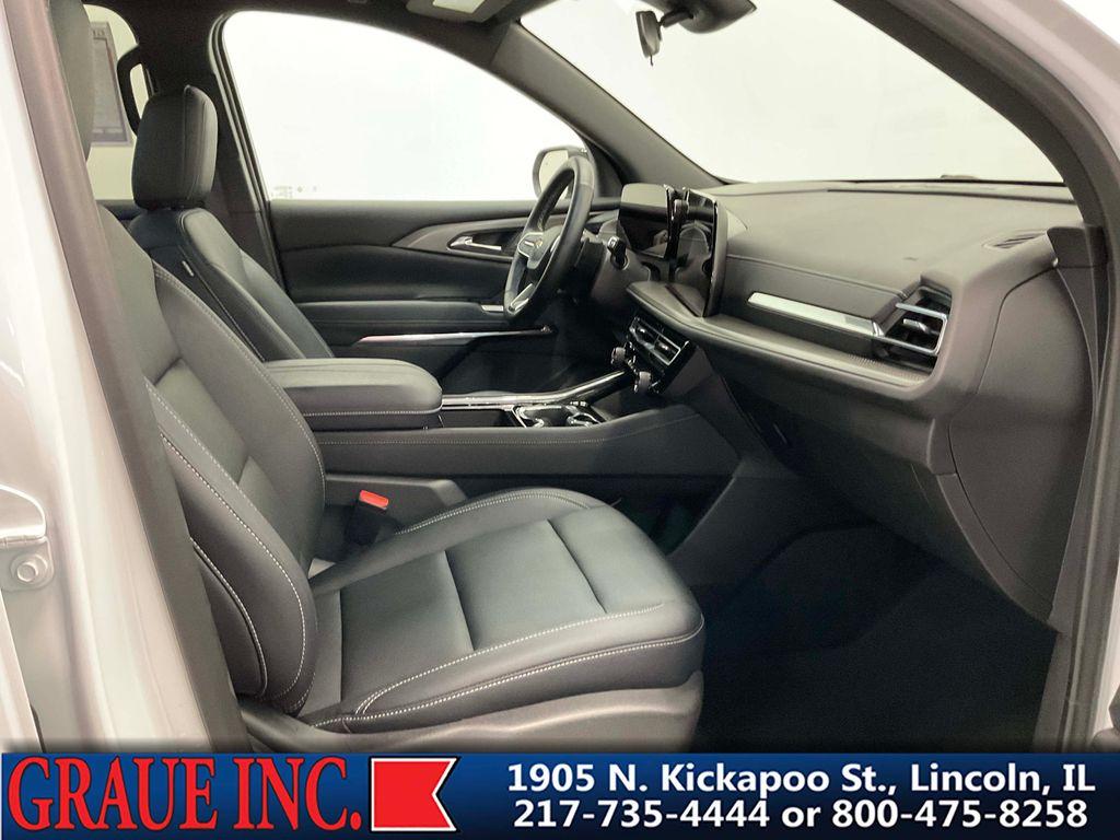 used 2025 Chevrolet Traverse car, priced at $37,897