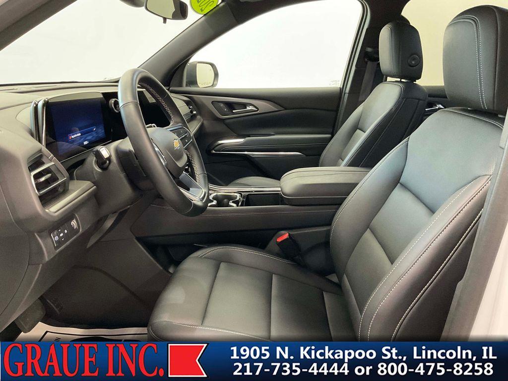 used 2025 Chevrolet Traverse car, priced at $37,897