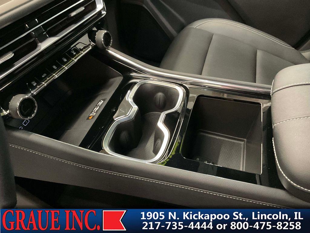 used 2025 Chevrolet Traverse car, priced at $37,897