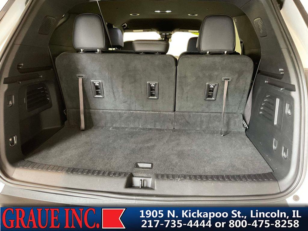 used 2025 Chevrolet Traverse car, priced at $37,897