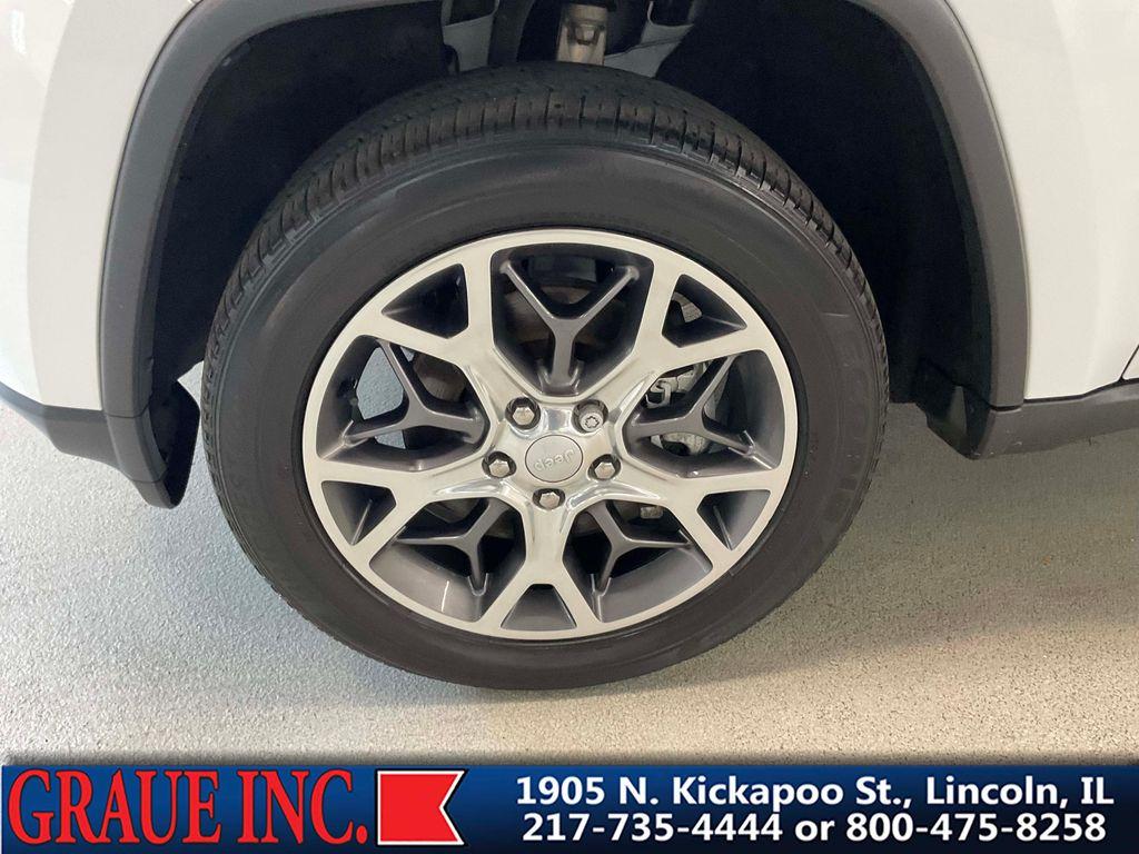 used 2022 Jeep Grand Cherokee car, priced at $31,995