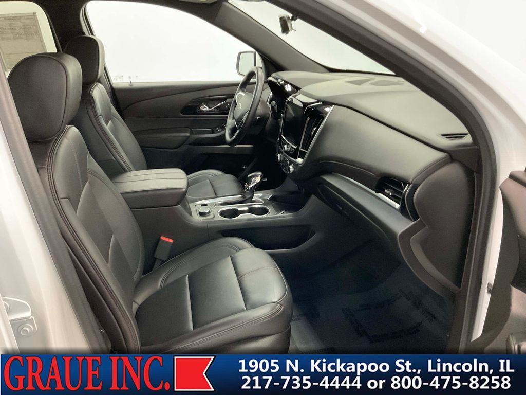 used 2022 Chevrolet Traverse car, priced at $34,878