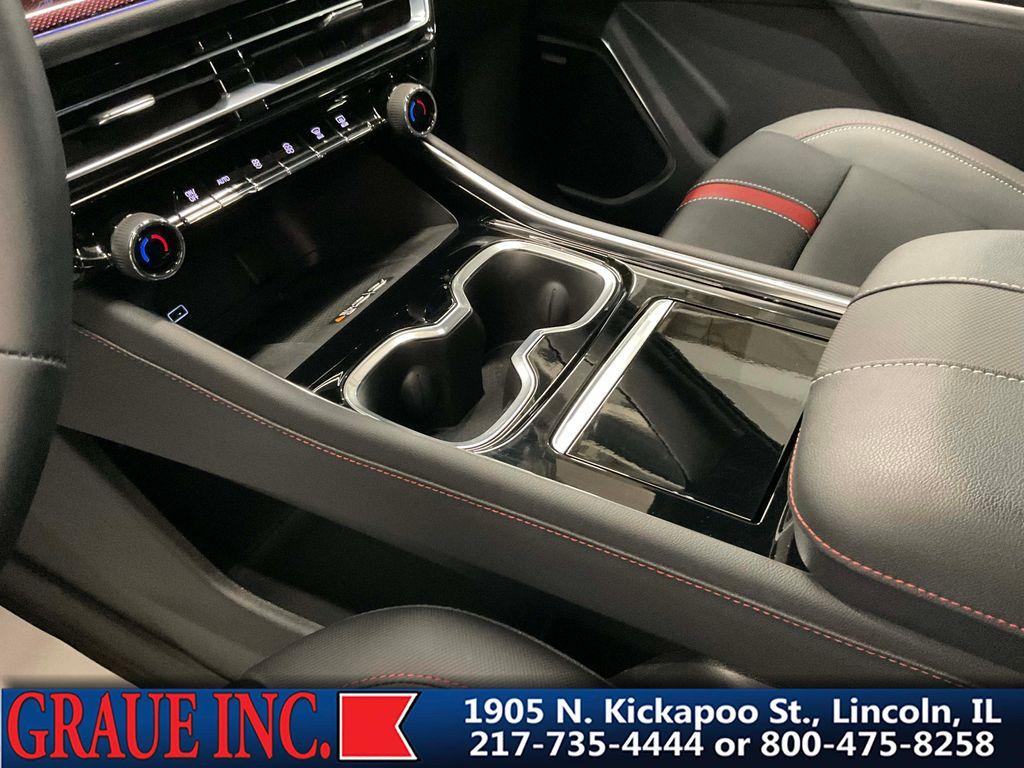 used 2024 Chevrolet Traverse car, priced at $53,878