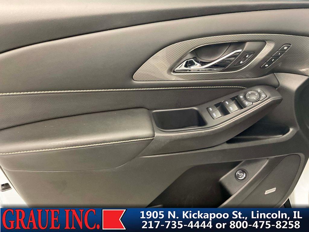 used 2022 Chevrolet Traverse car, priced at $32,900