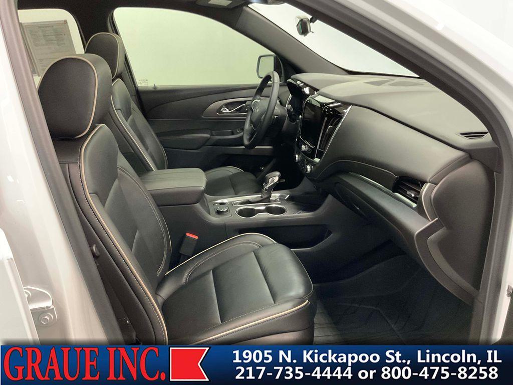 used 2022 Chevrolet Traverse car, priced at $32,900