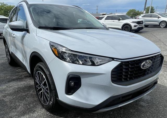 new 2025 Ford Escape PHEV car, priced at $38,895