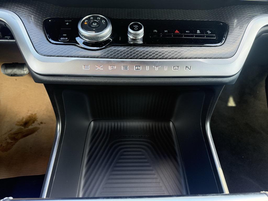 new 2025 Ford Expedition Max car