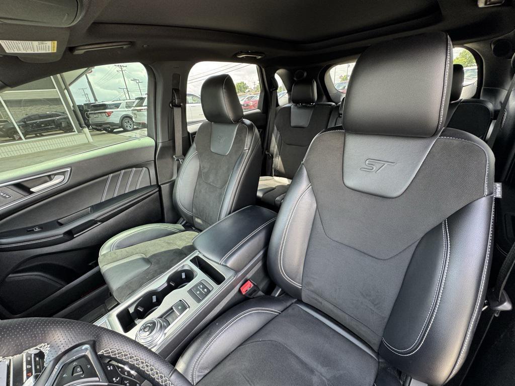 used 2024 Ford Edge car, priced at $36,985