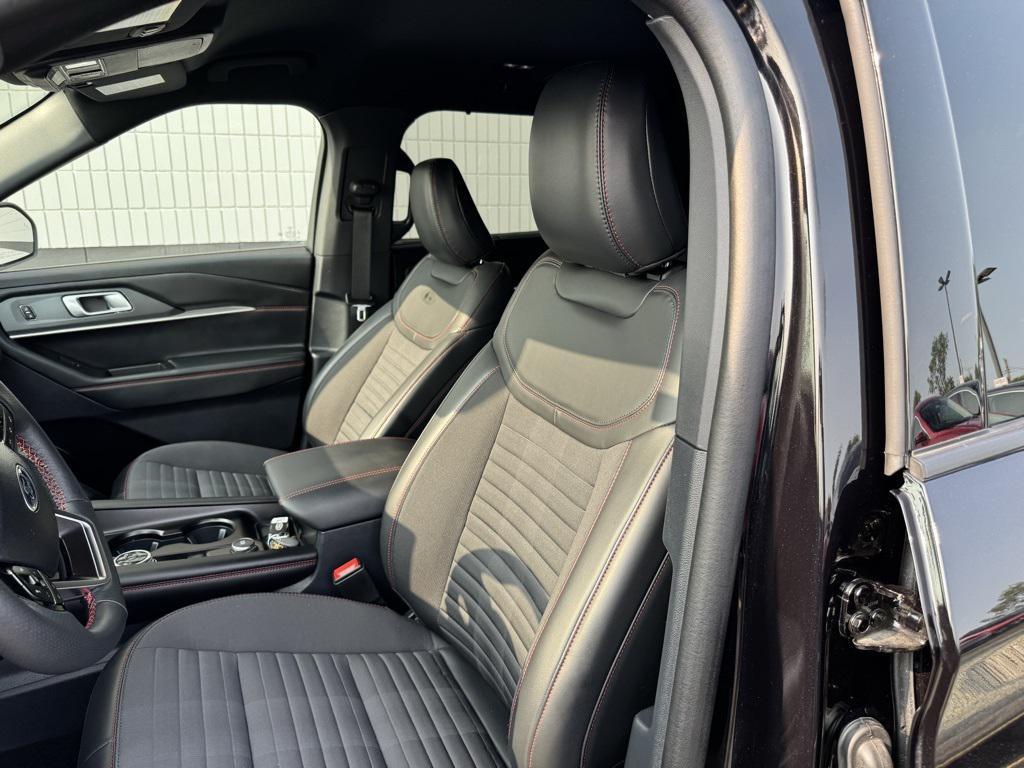 used 2025 Ford Explorer car, priced at $43,485