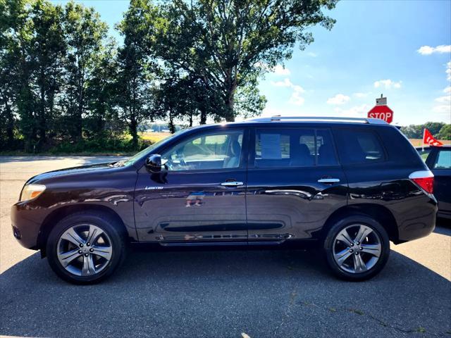used 2009 Toyota Highlander car, priced at $10,500