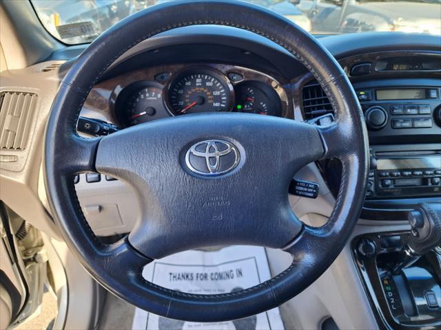 used 2002 Toyota Highlander car, priced at $6,500