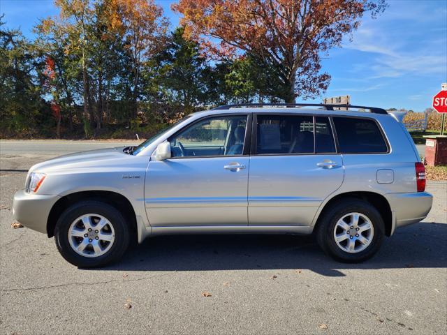 used 2002 Toyota Highlander car, priced at $6,500