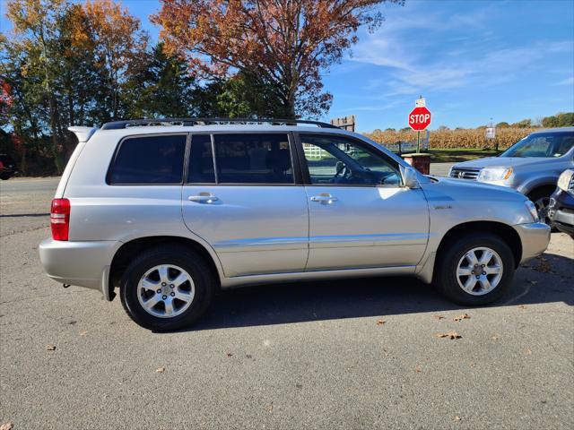 used 2002 Toyota Highlander car, priced at $6,500