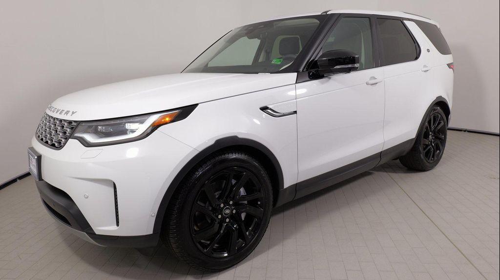 used 2024 Land Rover Discovery car, priced at $45,999