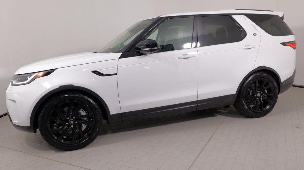 used 2024 Land Rover Discovery car, priced at $45,999
