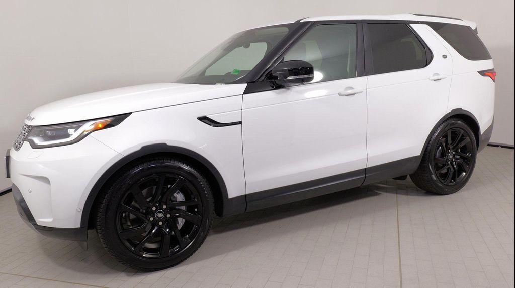 used 2024 Land Rover Discovery car, priced at $45,999
