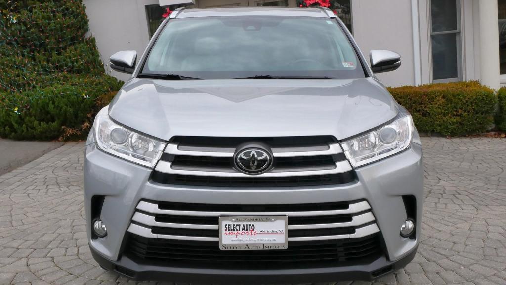 used 2019 Toyota Highlander car, priced at $27,999