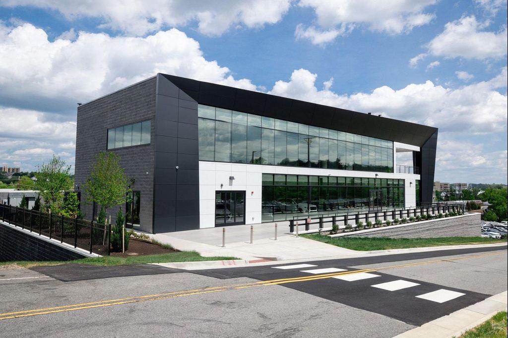 used 2021 Mercedes-Benz GLA 250 car, priced at $30,999